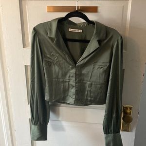 NWOT A&F long sleeve satin puff sleeve top emerald green size S